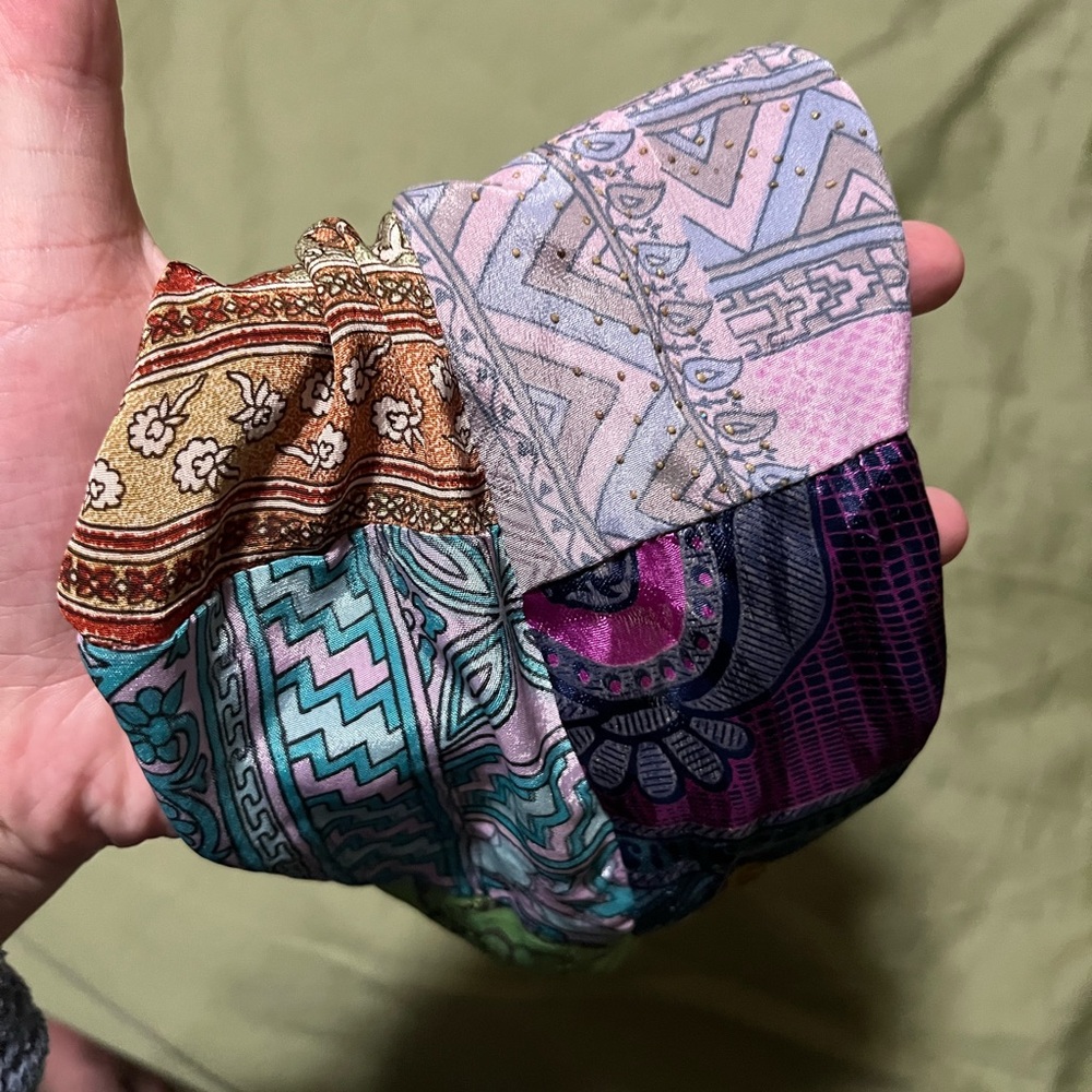 Multicolor Patterned Headband - Picture 5 of 8